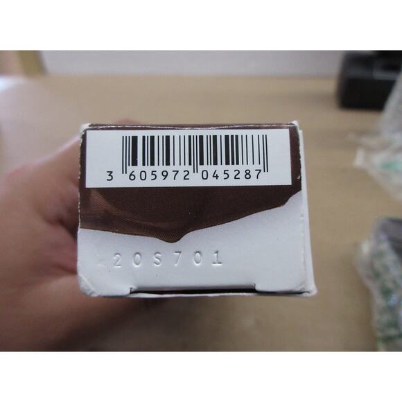 Urban Decay Stay Naked Weightless Liquid Foundation, 91NN - Picture 3 of 3